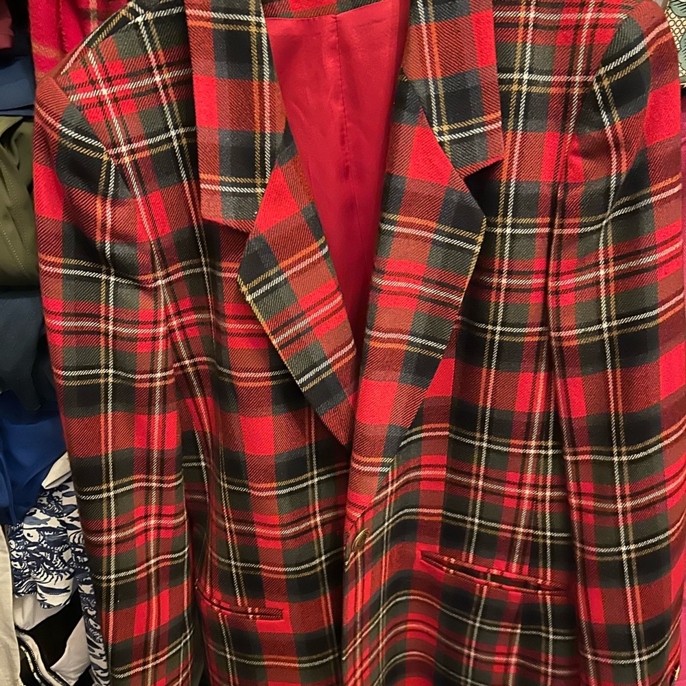 Evan Picone Size 8  Red plaid blazer. Wool